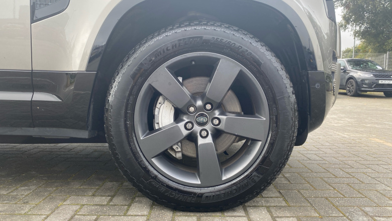 Land Rover Defender 3.0 D350 X-Dynamic HSE 90 3dr Auto Diesel Estate